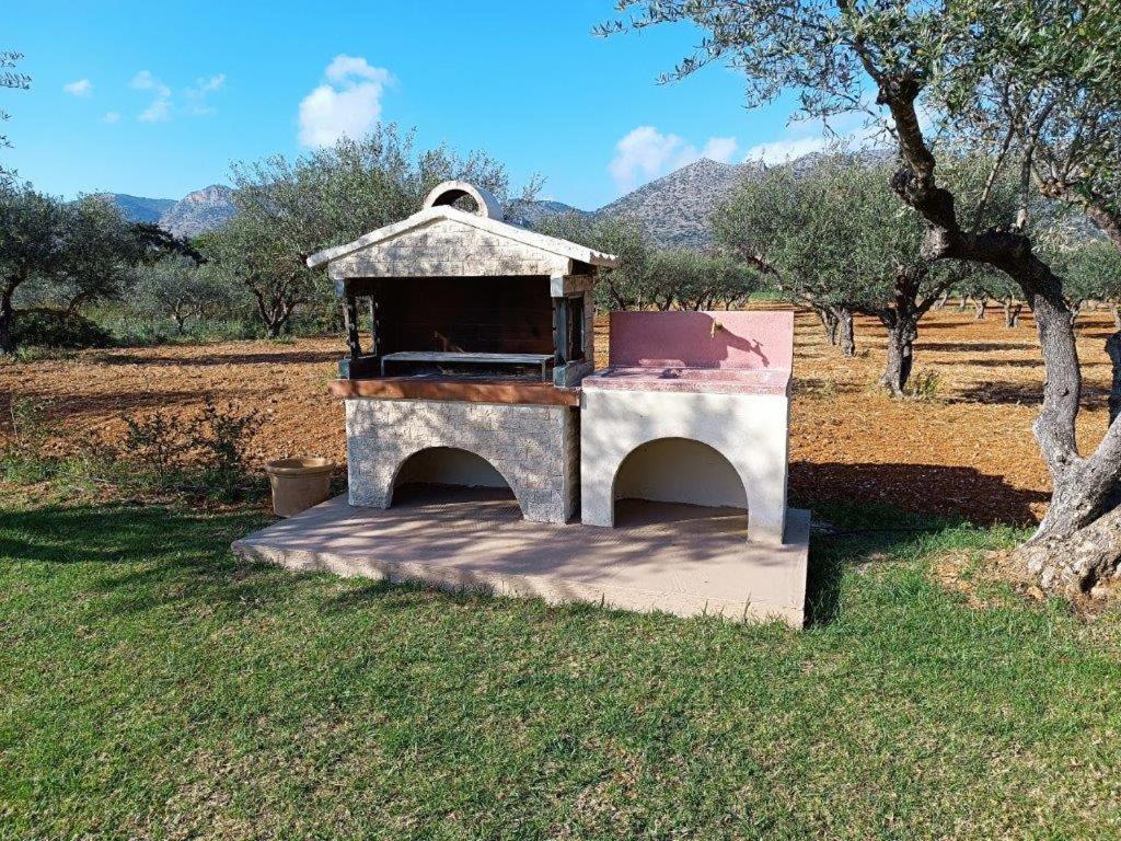 Luz Villa Koumares