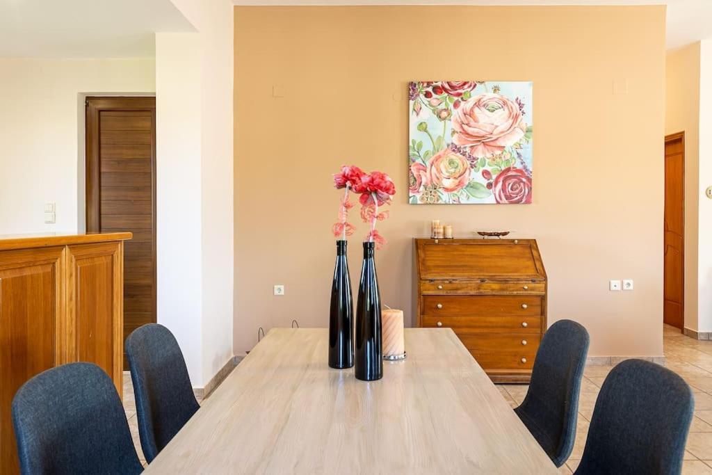 Luz Villa *